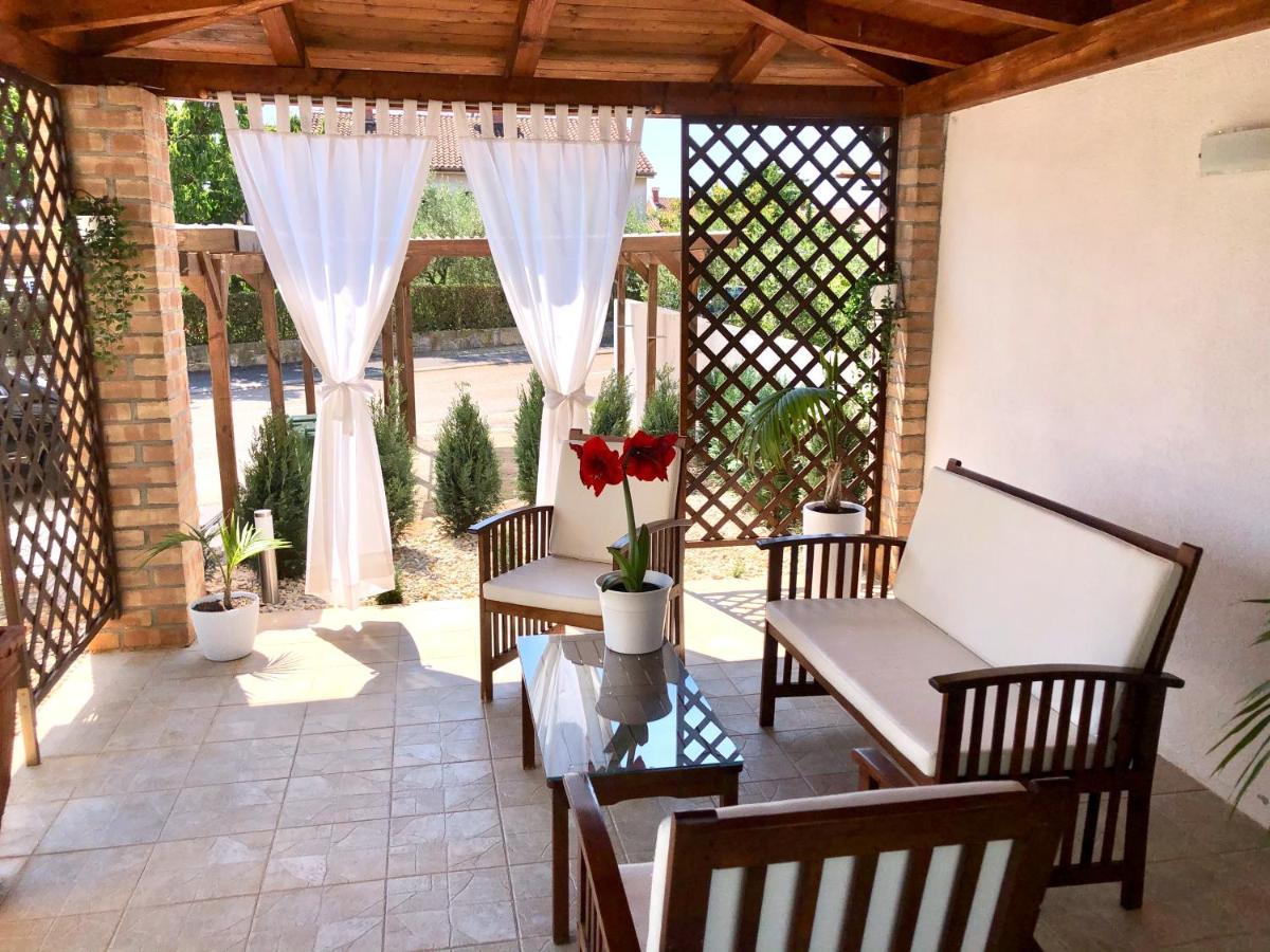 Apartments Roberta Novigrad Istria Exterior foto