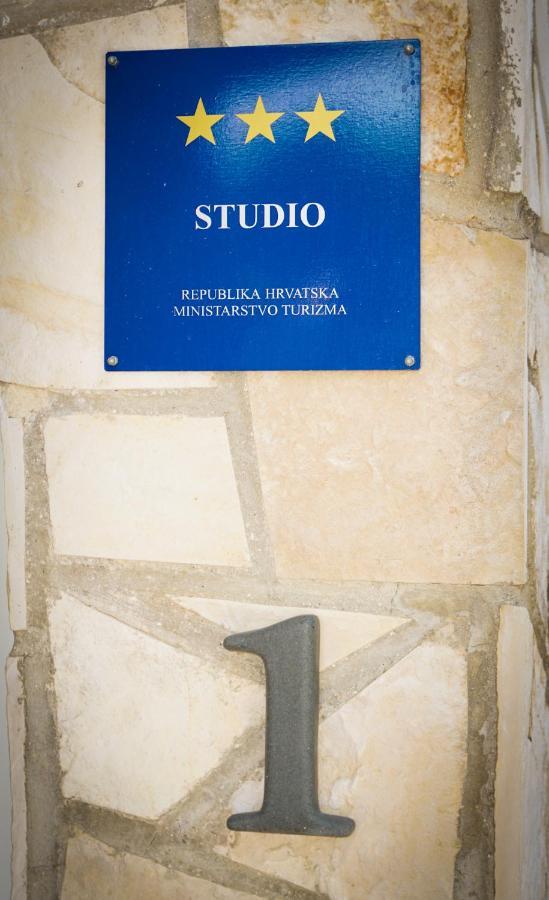 Apartments Roberta Novigrad Istria Exterior foto